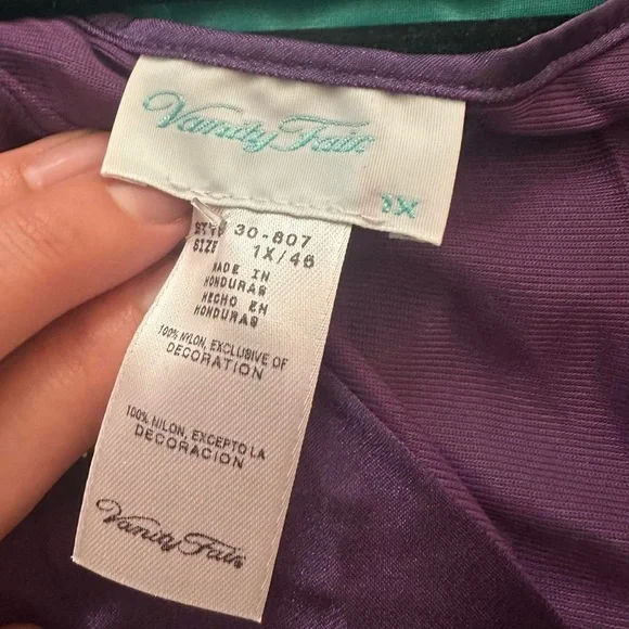 Vintage Vanity Fair Nightgown 1X Short Gown Nylon Plus Lingerie 1970sFashion - Picture 4 of 5